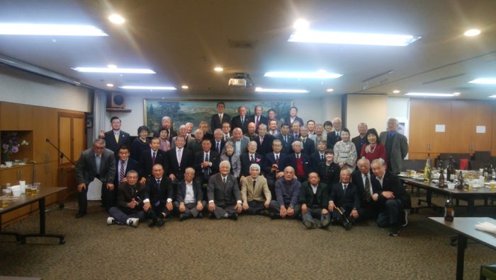 お祝いの会の集合写真